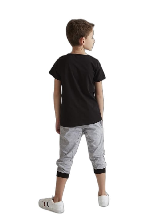 4 Cars Erkek Çocuk T-shirt Kapri Şort Takım