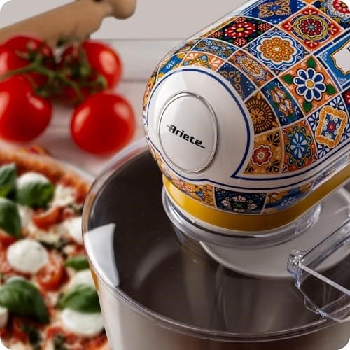 Ariete Positano Mutfak Şefi 1588/0P - 1200 Watt Stand Mikser, Hamur Yoğurma Makinesi, 2400 Watta Ulaşan Kilitli Motor, Paslanmaz Çelik 5,5 Litre Hazne, 3 Farklı Hazne İçi Aparat