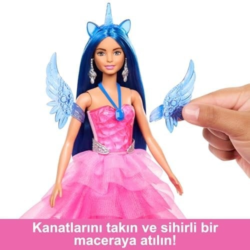 Barbie, 65. yıla özel, mavi saçlı, pembe elbiseli bebek ile safir kanatlar gibi aksesuarlar, HRR16