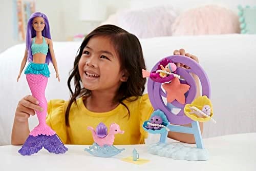 Barbie-Dreamtopia Deniz Kızı Bebek ve Çocuk Oyun Alanı - Seçenekler: deniz kızı ile deniz bebeği bakım seti...