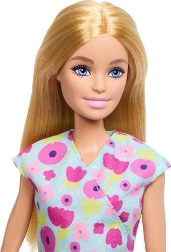 Barbie Kariyer Bebekleri çocuk doktoru oyun seti, üniforma giyen sarışın Barbie bebek, 2 bebek figürü, muayene masası ve aksesuarlar, JMK12 | Doktor Moda Bebek, Muayene Masası ve Daha Fazlası, 3 Yaş Ü