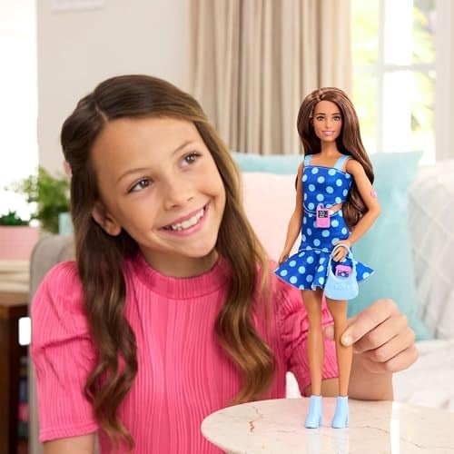 Barbie Puantiyeli kıyafeti ve aksesuarlarıyla tip 1 diyabeti olan Barbie Fashionistas bebek, HYT97
