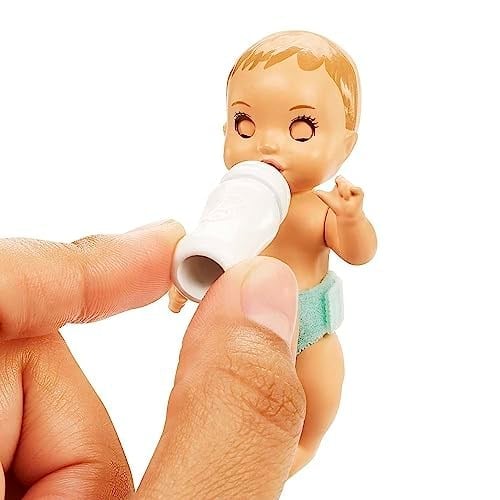 Barbie ve aksesuarları, Skipper bebek, uykulu bebek figürü ve beşikli oyun seti, mobilya ve temalı aksesuarlar, Bebek Bakıcısı, HJY33