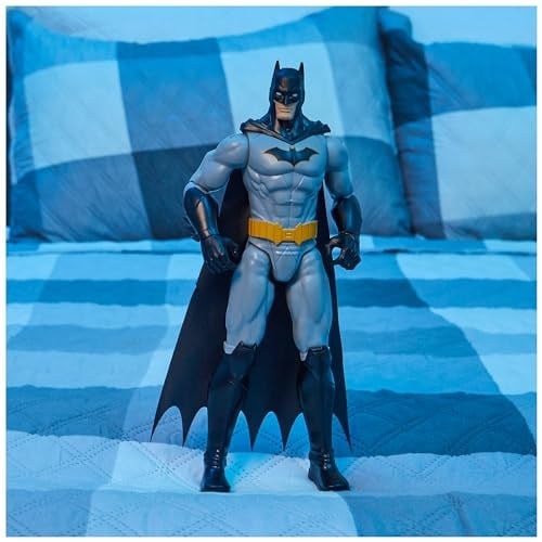 Batman S1 aksiyon figürü, 30 cm boyunda, heyecan verici maceralar ve aksiyon dolu numaralar için tam hareketli, 4 yaşından büyük çocuklar için oyuncak, orijinal çizgi roman tasarımı