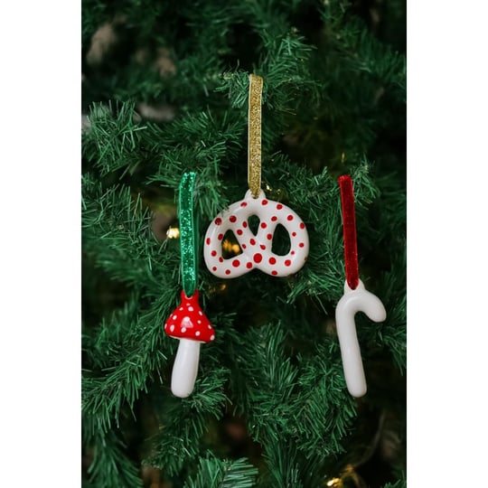 Beige & Stone Yılbaşı Ağaç Süsü Seramik Pretzel Benekli Simit,beyaz Baston Ve Mantar 3lü Set Çam Ağacı Süsü