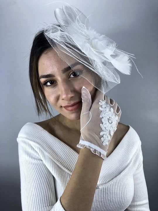 Beyaz Vualet Ve Beyaz Boncuk İşlemeli Eldiven Nikah Takımı