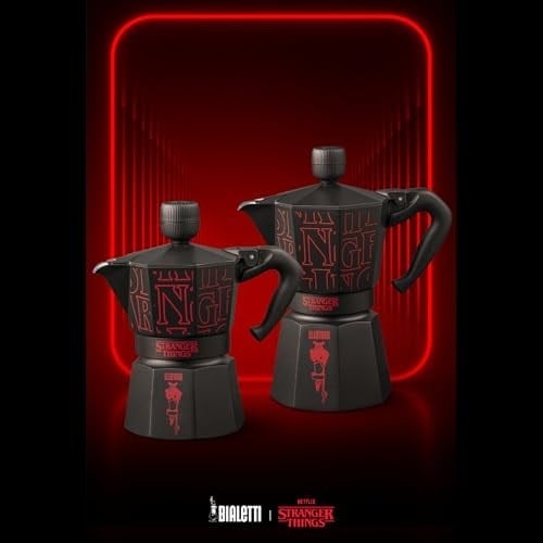 Bialetti - Moka Express Stranger Things: 3 Cups Ocak Üstü Espresso Pişirici, Müzikli, 130ml, Siyah, Patentli Güvenlik Valfi