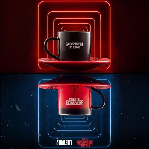 Bialetti Stranger Things 2 Fincan ve 2 Tabak Seti - Isıya Duyarlı Renk Değiştiren - Bulaşık Makinesinde Yıkanamaz - Her biri 80 ml, Siyah