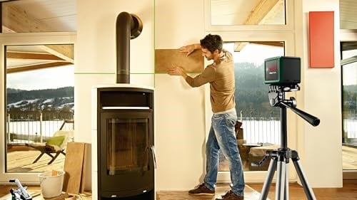 Bosch Home & Garden Quigo Green Çizgi Lazer (Daha İyi Görünürlük için Yeşil Lazer Teknolojisi, +/- 0,6 mm/mlik iyileştirilmiş hassasiyet ve 12 mye kadar çalışma aralığı)
