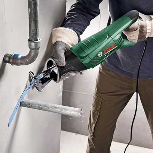 Bosch PSA 700 E Panter Testere, Güçlü 710 Watt Motor, Ahşapta kesme kalınlığı: 150 mm, Çelikte kesme kalınlığı: 10 mm, Testere bıçağı stroku: 20 mm, Yeşil