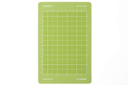 Cricut 2007964 StandardGrip Joy kesme matı, 11,4 cm x 16,5 cm (4,5 inç x 6,5 inç), küçük - Seçenekler: Standart kavrama (küçük), LightGrip (büyük)...