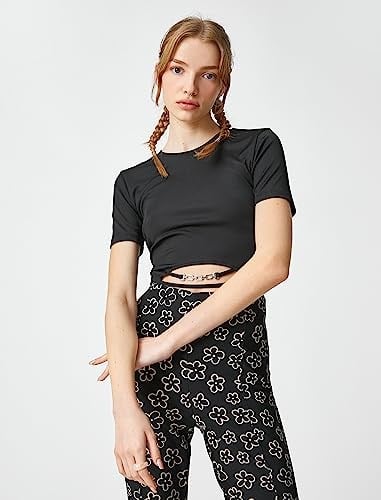 Crop Tshirt Kısa Kollu Bisiklet Yaka Metal Aksesuarlı