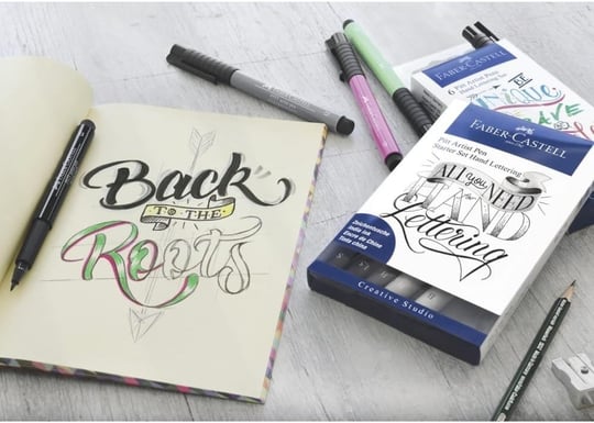 Faber-Castell Pitt Artist Pen Kaligrafi Seti 8’li, Siyah Gri Tonları, 4 Uç Tipi (B, S, 1.5), Kalemtraş ve B Derece Kurşun Kalem Hediyeli - Seçenekler: 4lü, 9lu