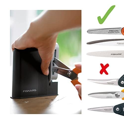 Fiskars Makas bileyici, sağ elini kullananlar için, seramik zımpara başlıkları/plastik gövde, siyah/gri, Clip-Sharp 1000812