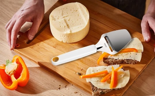Fiskars Sert peynir rendesi, paslanmaz çelik/plastik, kesim genişliği: 6 cm, fonksiyonel şekil, beyaz, 1016129