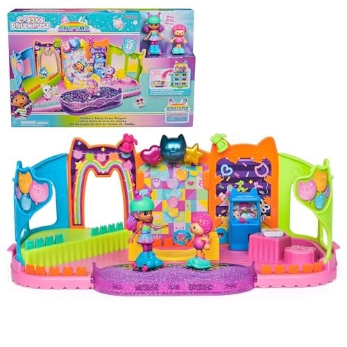 Gabbys Dollhouse, parti odası oyun seti, Gabby ve Marty figürlü kaykay parkı çatı katı odası, mobilya ve aksesuarlar, 3 yaş ve üzeri