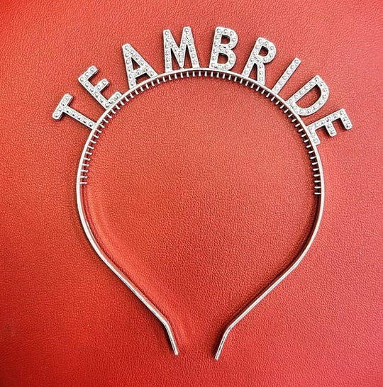 Gümüş Renk Team Bride Taç Plastik – Gelin ve Nedime Tacı
