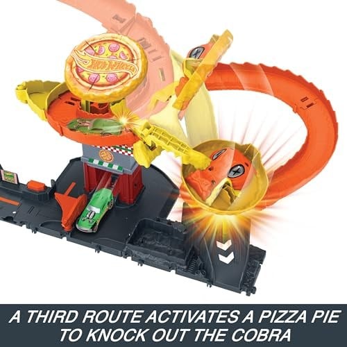 Hot Wheels Pizza Dükkanında Kobra Macerası Oyun Seti Hot Wheels Pizza Dükkanında Kobra Macerası Oyun Seti ve 1:64 ölçekli oyuncak araba HTN81