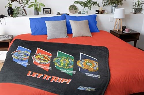 INTIMO Beyblade Burst Spinner Üstler Let It Rip! Fafnir Ace Dragon Erase Devolos Peluş Polar Battaniye 122 cm x 152 cm