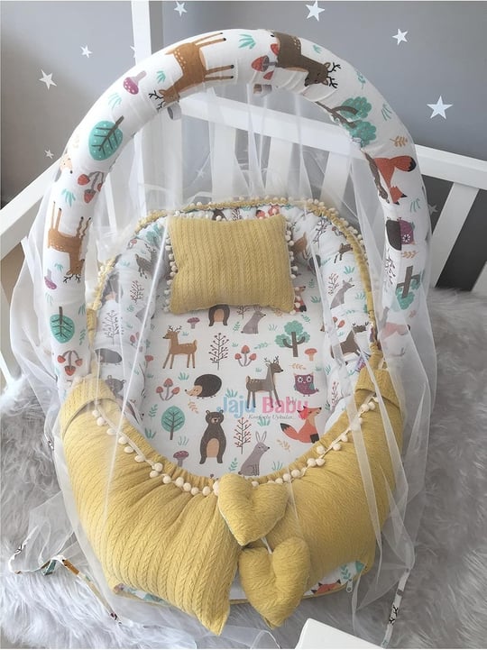 Jaju Baby Sarı Örgü Pike Kumaş ve Orman Müslin Kumaş Ponponlu Babynest Oyuncak Aparat ve Tül Set