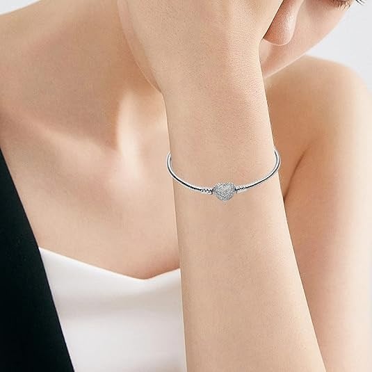 Kalp Tokalı Pandora Tipi Charm Uyumlu Yılan Zincir Bileklik Kadın, Gümüş Renk Paslanmaz Çelik Şık Bileklik, Dayanıklı Charm Bilezik Hediyelik Kadın Takı Özel Günler İçin
