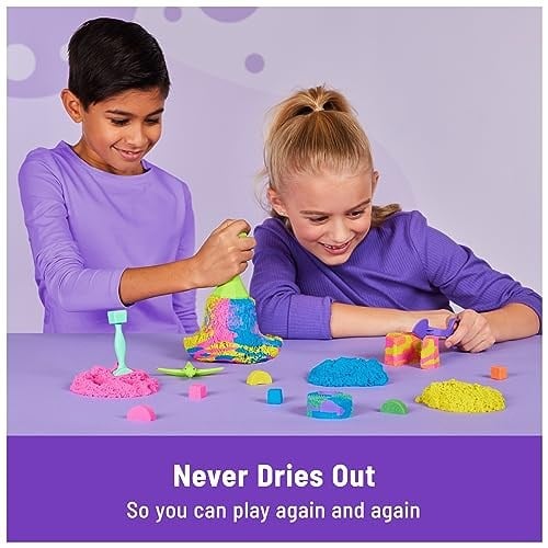 Kinetic Sand Squish N Create Set - 382 g İsveçten orijinal sihirli kinetik kum, üç renkte ve yaratıcı iç mekan kum oyunu için 5 alet, 3 yaşından itibaren