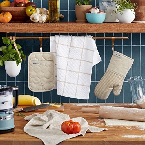 KITCHENAID Kapitone Pamuklu Havlu Kumaş Fırın Eldiveni, Tencere Tutucu, Mutfak Havlusu 4lü Paket Seti, Isıya Dayanıklı, Silikon Tutucu, Hediye Seti, Milkshake, 40,6 x 66 cm, 17,78 cm x 33 cm & 7