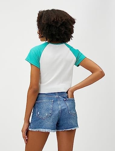 Koton Crop Tişört Nakışlı Kısa Kollu Bisiklet Yaka Tişört Kadın