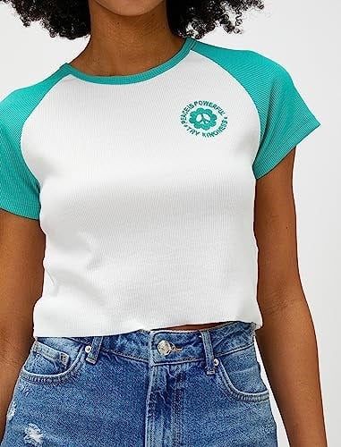 Koton Crop Tişört Nakışlı Kısa Kollu Bisiklet Yaka Tişört Kadın