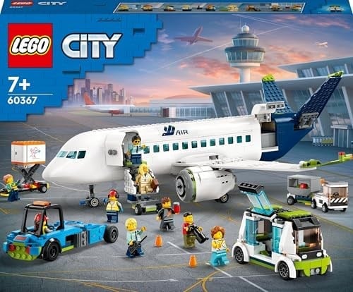 LEGO City Yolcu Uçağı 60367 - Yaş ve Üzeri Çocuklar ve Uçak Meraklıları için Yaratıcı Oyuncak Yapım Seti (930 Parça)