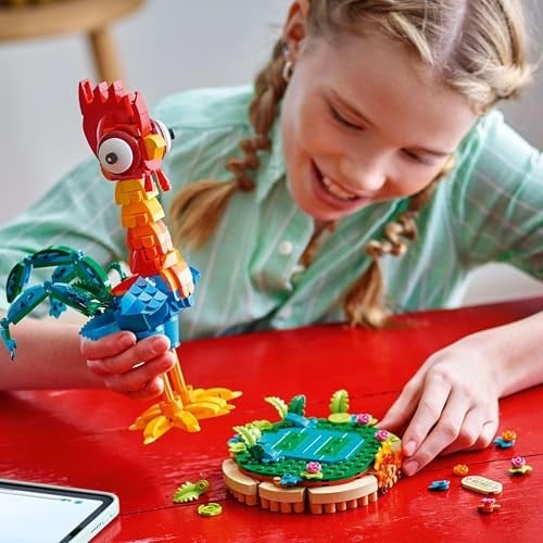 LEGO Disney Priness Moana 2 Heihei 43272 – 9 Yaş ve Üzeri Çocuklar için Döndürülebilir Baş ve Kanatları Olan Tavuk Figürü İçeren Model Yapım Seti, Kız ve Erkek Çocukları için Hediye Fikri (566 Parça)