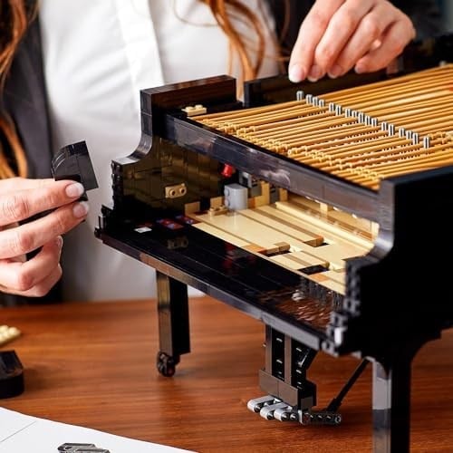 LEGO Ideas Kuyruklu Piyano 21323 Yapım Seti, Yetişkinler için Yaratıcı Yapım Seti, Kendi Piyanonuzu Yapın (3662 Parça)