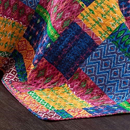 Lush Decor Misha Yorgan | Yama İşi Bohem Ters Çevrilebilir Baskı Desenli 3 Parça Yatak Seti - Battal Boy - Fuşya ve Mavi