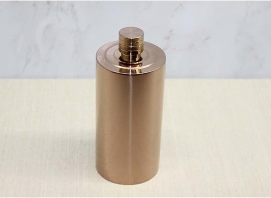 Luxofficial Silindir Tasarım Paslanmaz Çelik Matara - Rose Gold Mat Matbaa Kişisel Likör ve İçecek Şişesi 22x9 cm