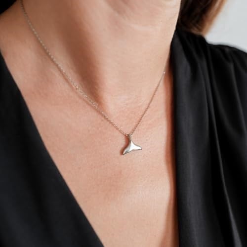 Madam Matmazel Minimal Balık Kuyruğu Gümüş Kolye, Unisex