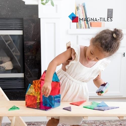 Magna-Tiles 32 parçalı set Clear Colours, farklı, manyetik 3D yapı taşları, net renklerde, oyun oynayarak öğrenmeyi teşvik eder