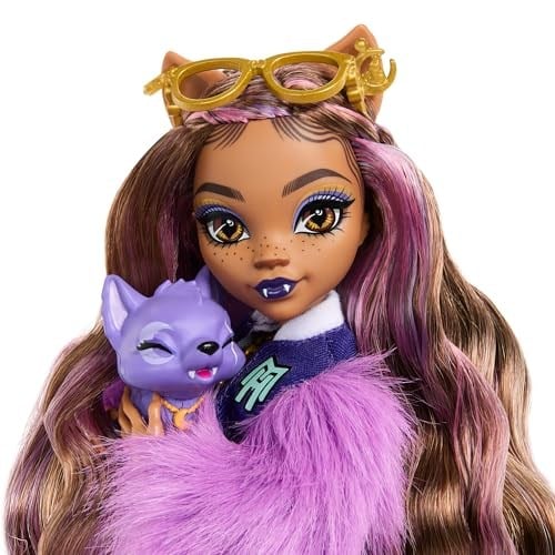 Monster High Evcil köpeği ​Crescent ile sırt çantası, ajanda ve atıştırmalıklar gibi aksesuarlarıyla Clawdeen Wolf bebek, HRP65