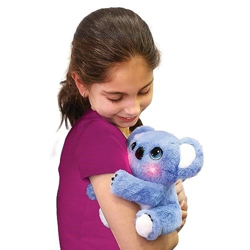 My Fuzzie Friends Sesli Işıklı Koala 25 cm: 50 Farklı Ses ve Tepkili Gökkuşağı Yanaklı İnteraktif Mavi Pelüş Oyuncak - Kola Sarılan Atıştırmalık Yapraklı Eğitici Çocuk Robot Figür Piller Dahil