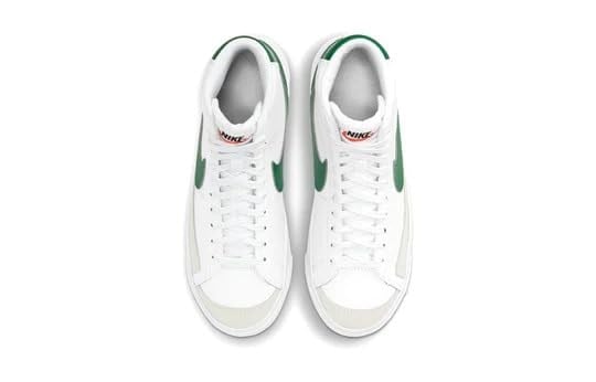 Nike Blazer MID 77 (GS) Basketbol Ayakkabısı, Beyaz Çam Yeşili Çam Yeşili Siyah, 6 UK