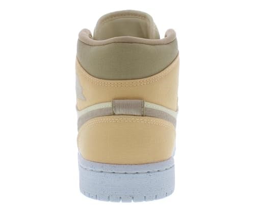 Nike Kadın Basketbol Ayakkabısı, Muslin/Çöl -Celestrial Gold, 8.5