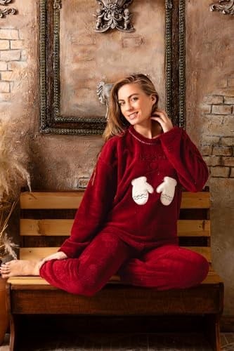 Nisanca Tam Peluş Kışlık Kadın Pijama Takımı- Polar Yılbaşı Pijaması