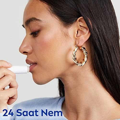 NIVEA Hydro Care Dudak Bakım Kremi, 24 Saat Nem, Aloe Vera, Saf Su ve Doğal Yağlar, SPF 15, Gün Boyu Dudak Bakımı (4,8g)
