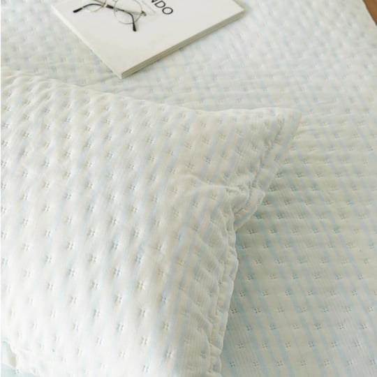 Ocean Home Textile Pamuklu Kapitoneli Açık Mavi Renk Çizgi Desen Çift Kişilik Yatak Örtüsü Seti 1 Adet 250 X 230 / 2 Adet 50 X 70