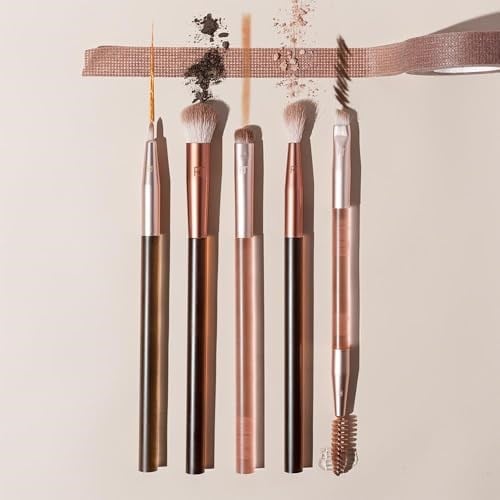 REAL TECHNIQUES Yeni Nudes Daily Swipe Göz Seti, Göz Farı, Liner, Brows, Makyaj Bant, Doğal veya Dumanlı Makyaj Görünümü için, sentetik parıltılar, zulüm içermeyen ve vegan, 7 parça set