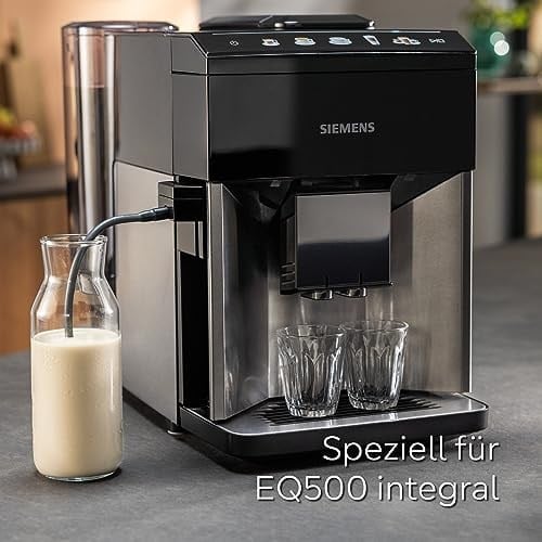Siemens TZ50001 süt kabı adaptörü, özellikle harici süt kapları kullanmak için Siemens EQ.500 tam otomatik kahve makineleri geliştirildi, orijinal aksesuarlar, bulaşık makinesinde yıkanabilir, siyah