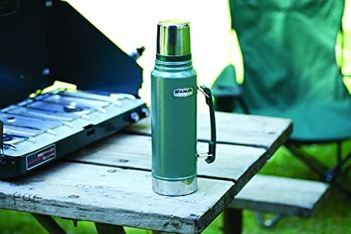 Stanley Klasik Vakumlu Paslanmaz Çelik Termos, Yeşil, 1 L, Çift Duvar Yalıtımı, Makinede Yıkanabilir, 11.7W x 35.8H cm