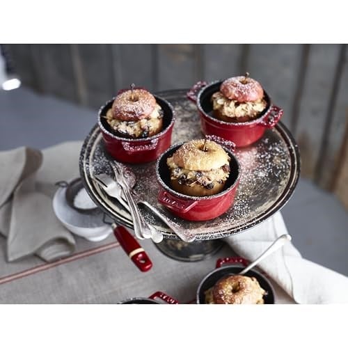 Staub Mini Cocotte, İndüksiyonlu, Dökme Demir, Kiraz Kırmızısı, 10 cm, 13 x 10 x 7 cm, 1 adet