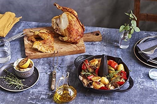 Staub Specialities Döküm Tavuk Pişirici