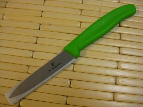 Victorinox VT 6.7606.L114 Swiss Classic Yeşil Sivri Uçlu Soyma Bıçağı 8 Cm