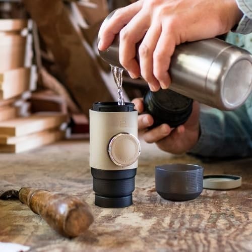 WACACO Minipresso NS2 Taşınabilir Espresso Makinesi, Minipresso NSnin Yeni Nesli, Elle Çalışan Kahve Makinesi, Nespresso Orijinal Kapsülleri ve Uyumluları ile Uyumlu (NS Kapsülleri)